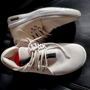 Jordan First Class Desert Sand